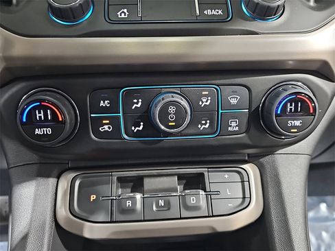 Used 2023 GMC Acadia Denali w/ Black Diamond Edition image 22