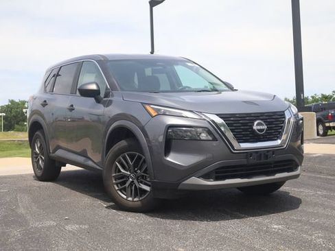 Used 2023 Nissan Rogue S FWD image 2