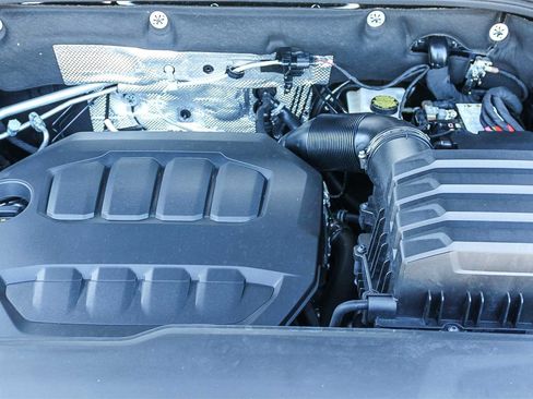 Used 2025 Volkswagen Atlas Peak Edition SE image 27