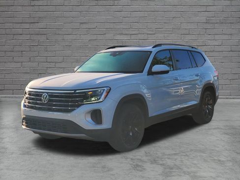 New 2026 Volkswagen Atlas SE FWD image 3