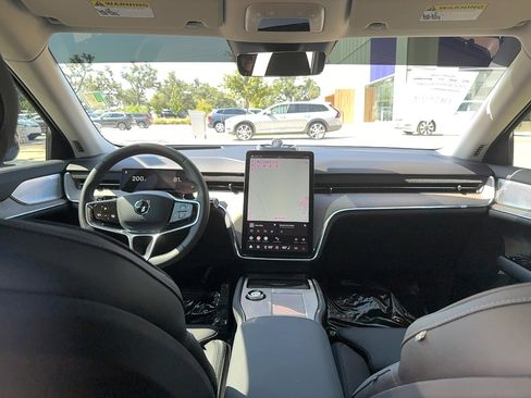 Certified 2025 Volvo EX90 Ultra image 19