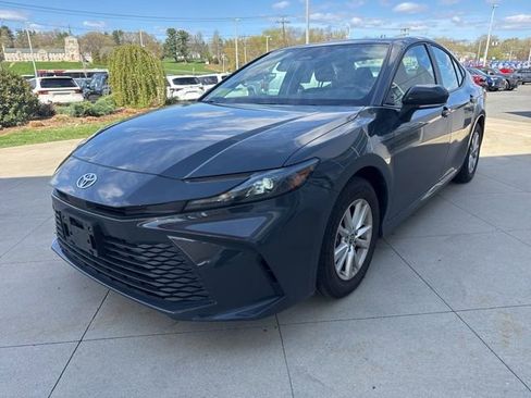 Used 2025 Toyota Camry LE w/ Convenience Package image 3