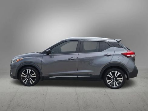 Used 2020 Nissan Kicks SR w/ SR Premium Package FWD image 3