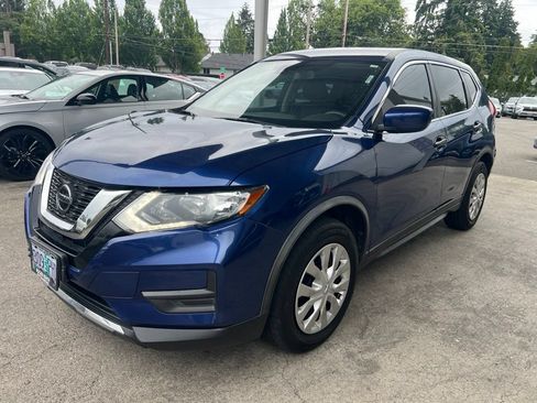 Used 2020 Nissan Rogue S FWD image 2