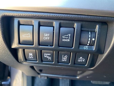 Used 2017 Subaru Outback 2.5i Limited AWD/4WD image 23