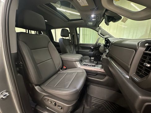 Certified 2025 Chevrolet Silverado 1500 LTZ w/ LTZ Premium Package AWD/4WD image 17