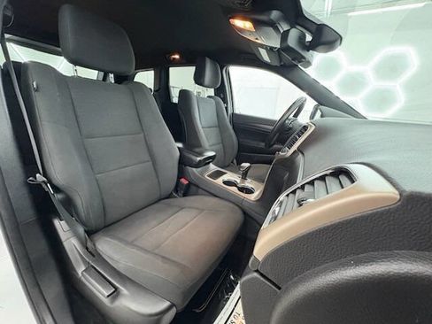 Used 2015 Jeep Grand Cherokee Laredo w/ Quick Order Package 23E image 18