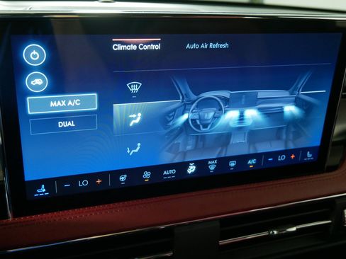 Used 2023 Lincoln Corsair Reserve w/ Equipment Group 202A AWD/4WD image 23
