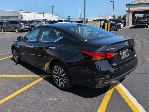 Used 2025 Nissan Altima 2.5 SV FWD image 5