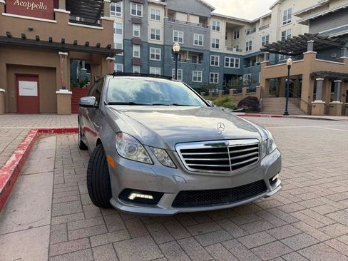 Used 2010 Mercedes-Benz E 550 Sedan image 12