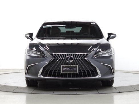 Used 2025 Lexus ES 300h Ultra Luxury image 2