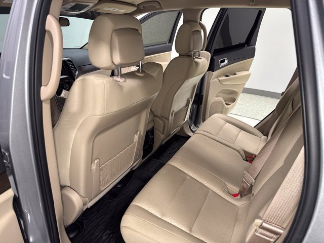Used 2018 Jeep Grand Cherokee Laredo AWD/4WD image 23