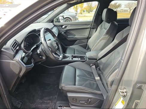 Used 2022 Audi Q3 2.0T Premium Plus image 3