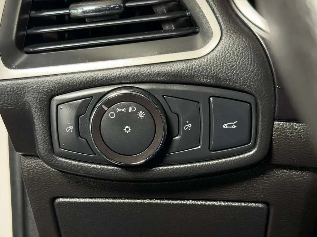 Used 2018 Ford Edge SEL w/ Equipment Group 201A FWD image 31