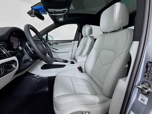 New 2026 Porsche Macan image 5