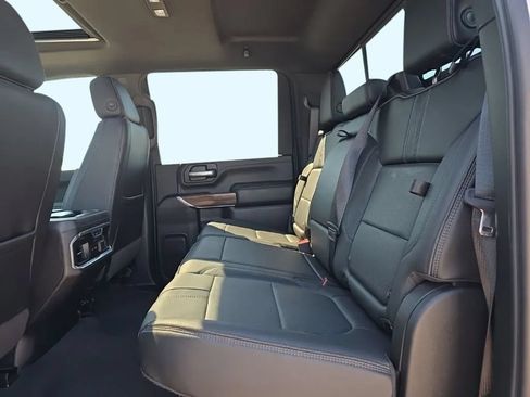 Used 2020 Chevrolet Silverado 2500 High Country w/ Technology Package AWD/4WD image 17