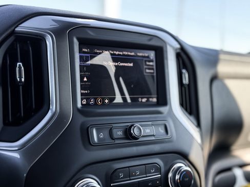 Used 2024 GMC Sierra 2500 Pro w/ Convenience Package image 14