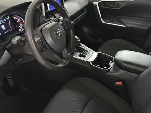 Used 2024 Toyota RAV4 LE AWD/4WD image 27