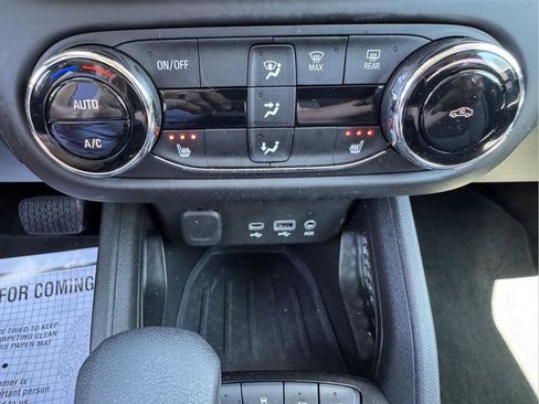 Used 2023 Chevrolet TrailBlazer LT w/ Convenience Package AWD/4WD image 23