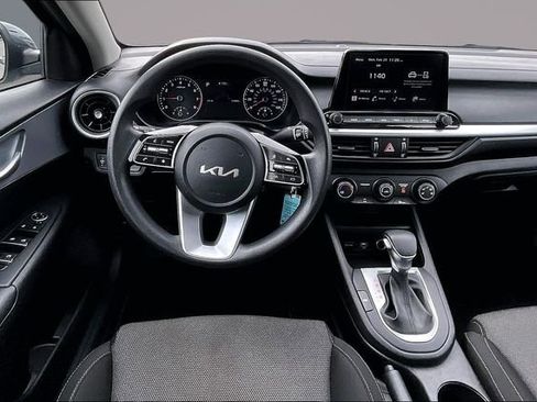 Used 2023 Kia Forte LXS w/ LXS Technology Package image 8