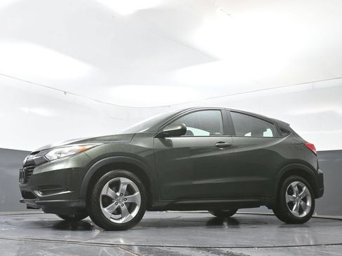 Used 2018 Honda HR-V LX image 28