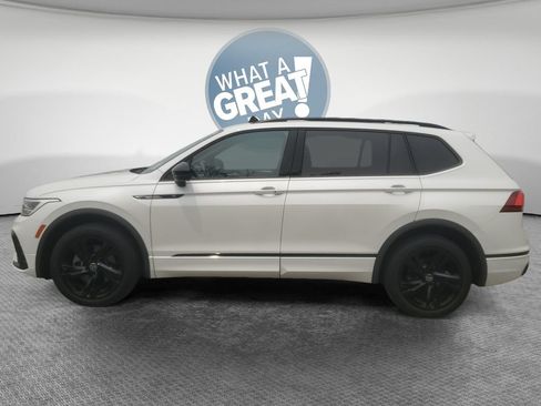 Used 2023 Volkswagen Tiguan SE R-Line AWD/4WD image 7