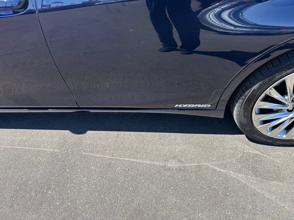Used 2021 Lexus ES 300h w/ Accessory Package FWD image 3