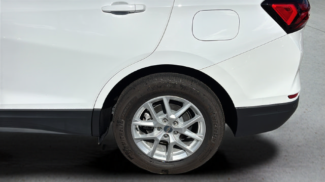 Used 2024 Chevrolet Equinox LS w/ Driver Confidence II Package FWD image 34