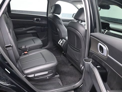 Used 2022 Kia Sorento SX image 15