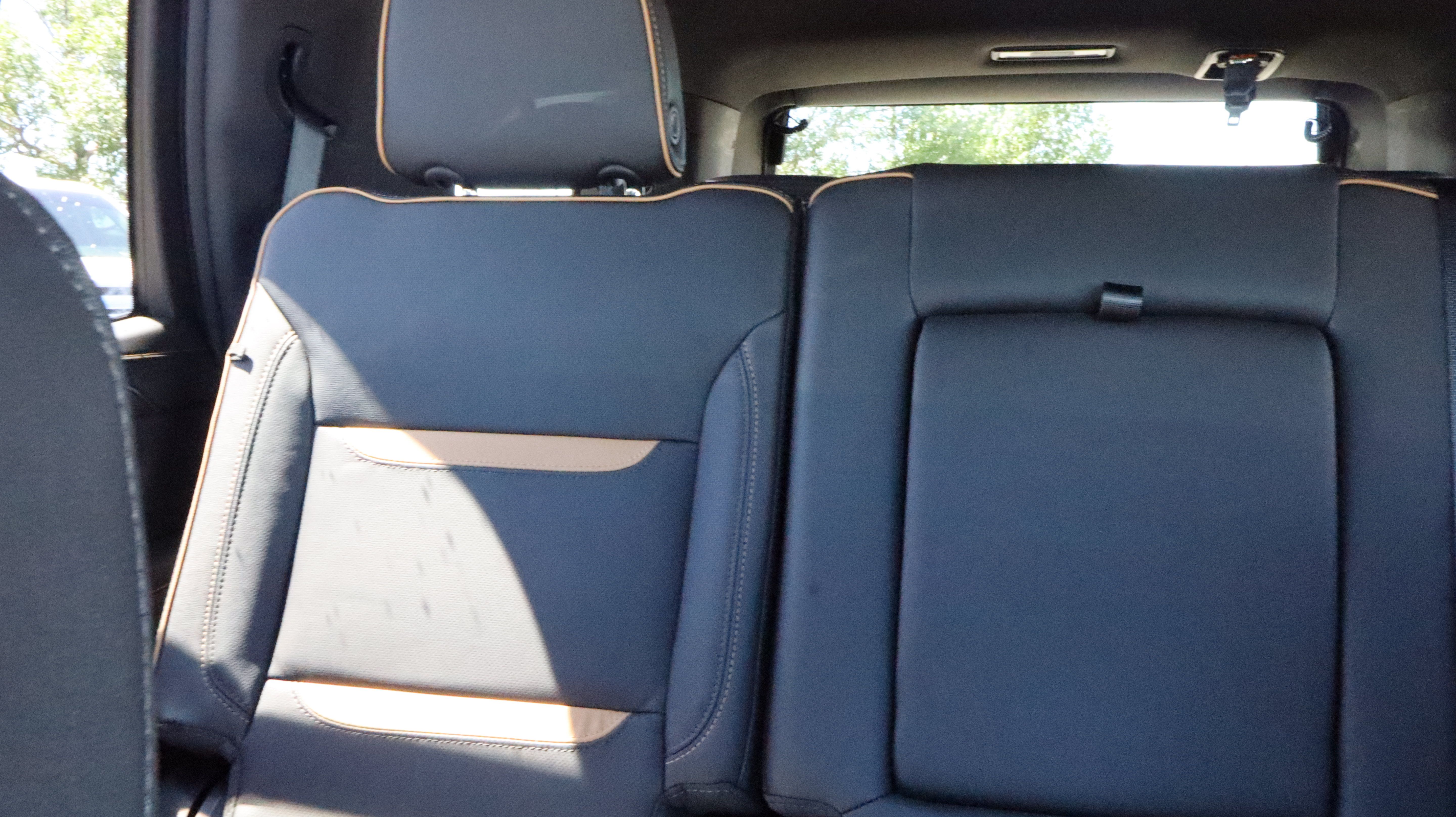 Used 2024 GMC Yukon AT4 AWD/4WD image 10