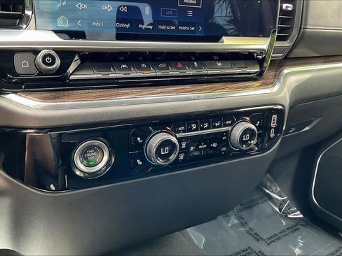 Used 2023 Chevrolet Silverado 1500 LT AWD/4WD image 30