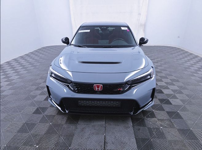 Used 2025 Honda Civic Type R image 2