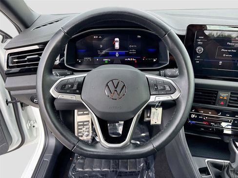 Used 2025 Volkswagen Jetta Sport FWD image 11
