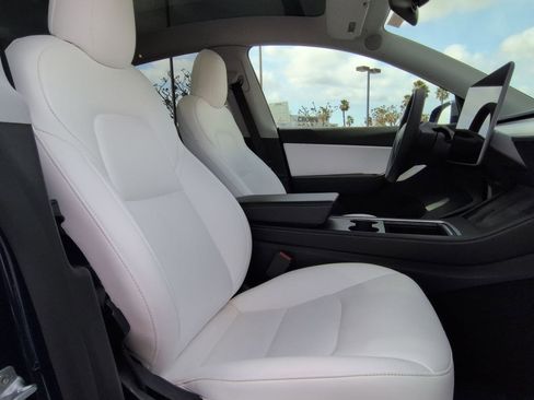 Used 2021 Tesla Model Y Long Range image 26