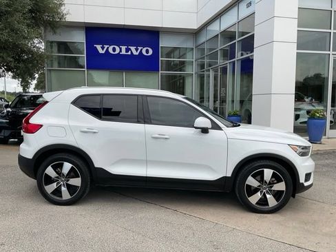 Used 2020 Volvo XC40 T5 Momentum w/ Protection Package Premier AWD/4WD image 8