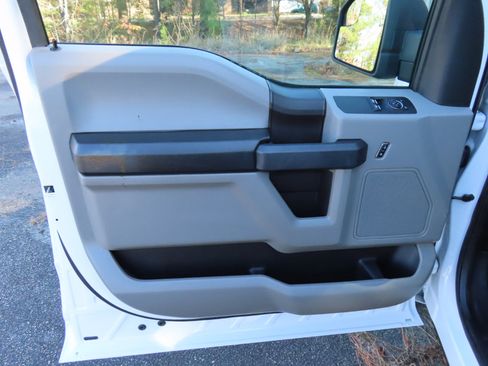 Used 2019 Ford F150 XL w/ Trailer Tow Package image 17