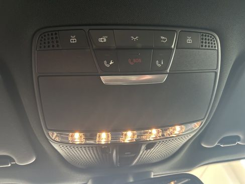 Used 2019 Mercedes-Benz GLC 300 4MATIC image 27