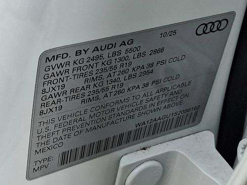 Used 2025 Audi Q5 Premium Plus w/ Premium Plus AWD/4WD image 29