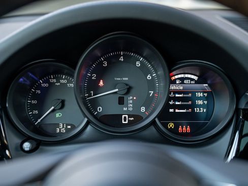 Certified 2026 Porsche Macan AWD/4WD image 15