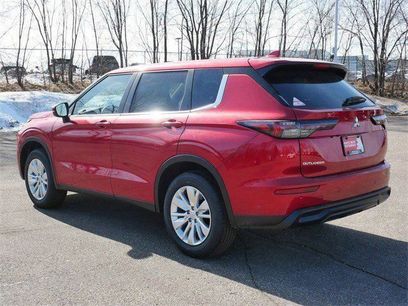 New 2026 Mitsubishi Outlander ES