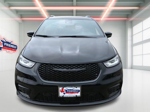 New 2026 Chrysler Pacifica Select w/ S Appearance Package image 5