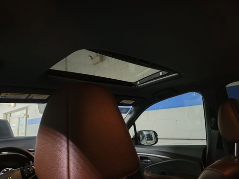 Used 2025 Honda Ridgeline RTL image 11