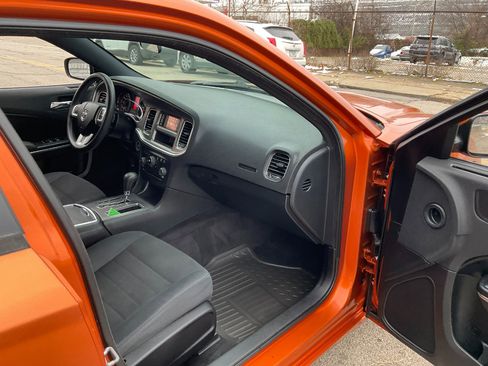 Used 2011 Dodge Charger SE image 19