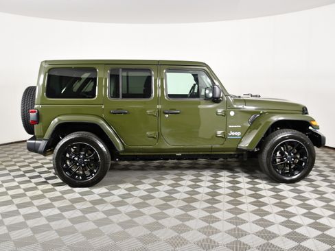 Used 2024 Jeep Wrangler Unlimited Sahara AWD/4WD image 5