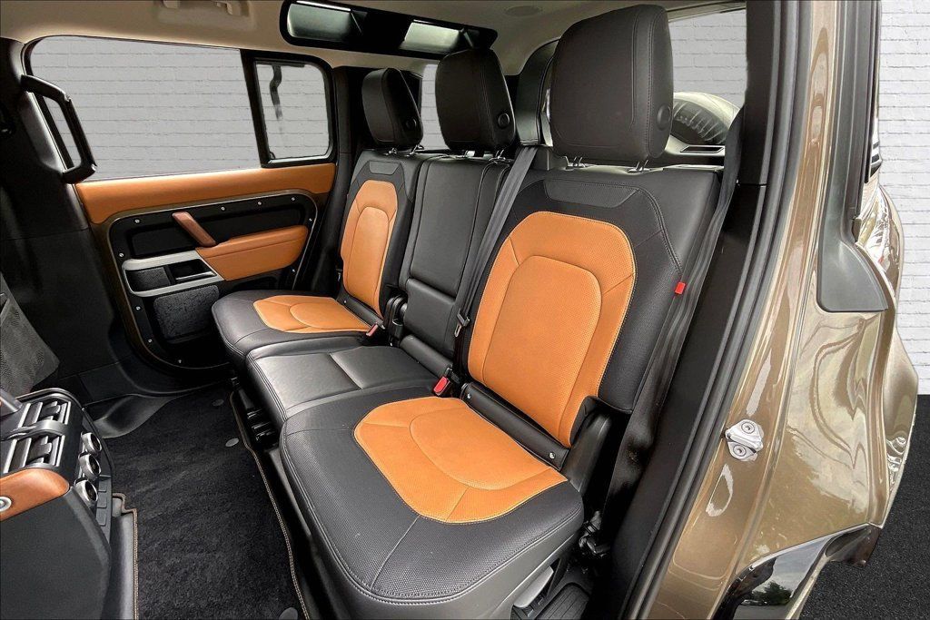 Used 2023 Land Rover Defender 110 X-Dynamic SE AWD/4WD image 21
