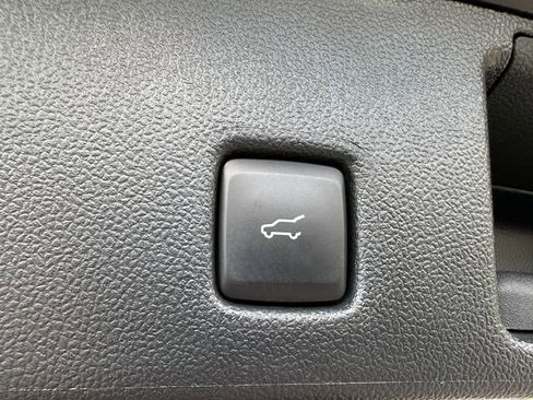 Used 2023 Ford Escape SE image 13