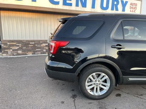 Used 2016 Ford Explorer XLT w/ Equipment Group 202A image 18