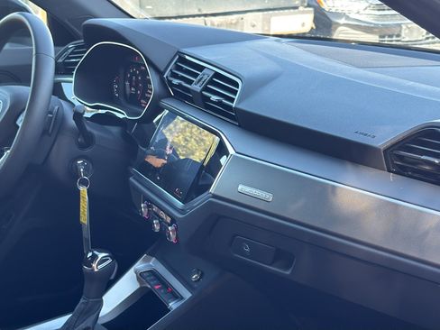 Certified 2025 Audi Q3 2.0T Premium image 29