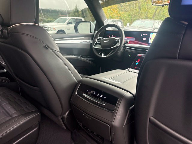 Used 2026 Cadillac Escalade V AWD/4WD image 18
