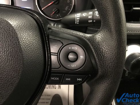 Used 2019 Toyota RAV4 LE image 46